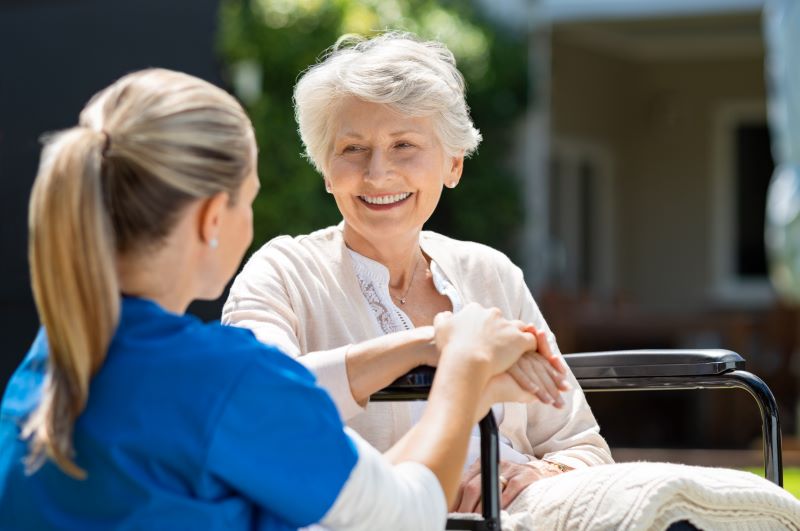 Live-in home care in New Jersey and Florida focuses on helping seniors maintain their independence.